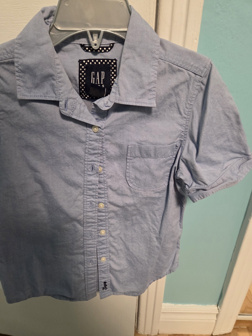 GAP Light Blue Short-Sleeve Button-Down Shirt
